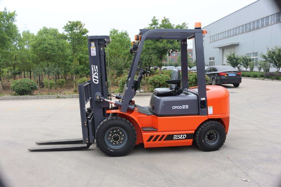 Chiều cao nâng Xe nâng động cơ diesel 3000mm với thiết bị xúc tác ba chiều