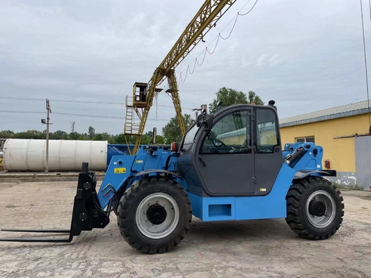 Xe nâng kính thiên văn 4x4 Telehandler 4,5 tấn với chiều cao nâng 17m