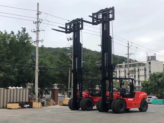 Xe nâng hạng nặng 12 tấn với động cơ Cummins