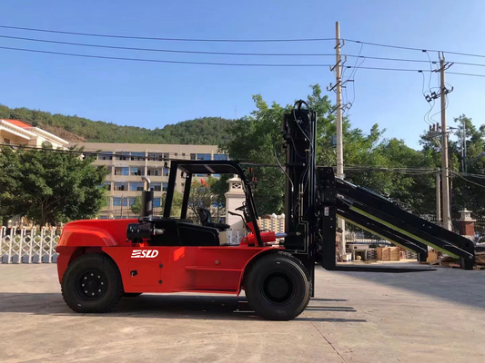 Xe nâng 13,5 tấn 15 tấn có giá đỡ kẹp cho các vật tròn dài