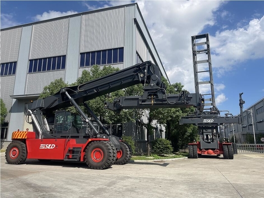 Chất chứa xử lý Reach Stacker với và trọng lượng dịch vụ 71400 Kgs
