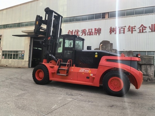 Động cơ Yuchai 3000mm Độ cao nâng Xe nâng thủy lực Với chiều dài nĩa 1800mm