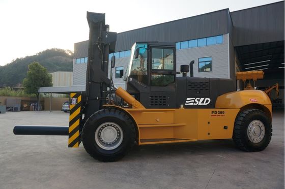 Thiết bị xe nâng hạng nặng 4000mm Mast Giant FD300 30 tấn