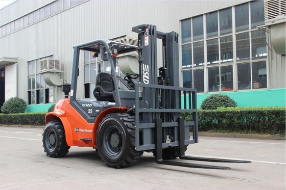 Xe nâng địa hình gồ ghề 4500mm Triplex Mast 5k 2,5t 2,5 tấn
