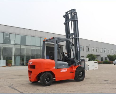 Xe nâng động cơ diesel FD40 4 tấn có kẹp kiện