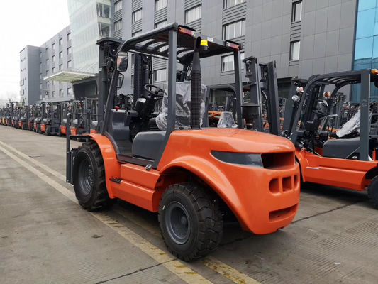 Xe nâng địa hình gồ ghề 4WD