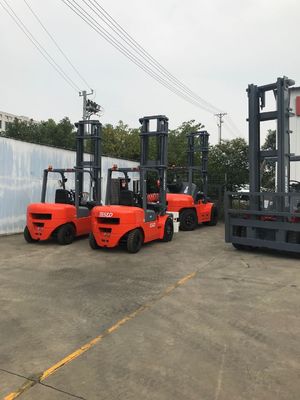 Động cơ Mitsubishi Xe nâng động cơ diesel 3000mm Mast 4 tấn