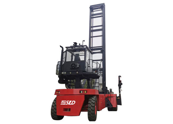 Máy xử lý container trống màu đỏ với trục lái Kessler D102PL341 và động cơ CUMMINS