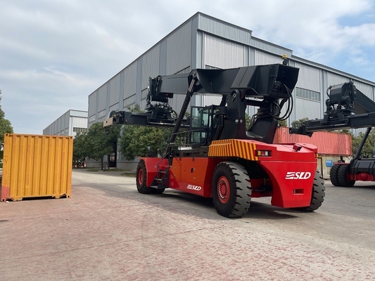Chất chứa màu đỏ Reach Stacker Dịch vụ sản phẩm Trọng lượng 71400 kg