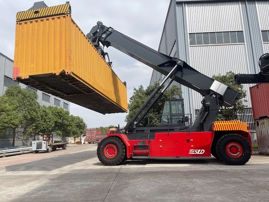 Bộ xếp tiếp cận xe nâng container 45T với động cơ CUMMINS