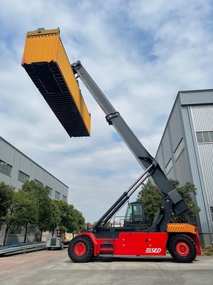Máy xếp tiếp cận container 45000kg với động cơ CUMMINS QSM11-330