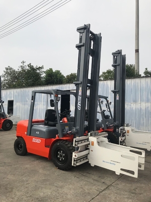 Xe nâng động cơ diesel CPCD40 với kẹp Bale