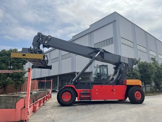 Đồ chứa màu đỏ mới 45000kg với động cơ Cummins QSM11-330