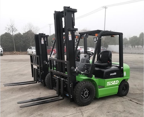Xe nâng động cơ diesel thấp 3m / cao 5m 2,5 tấn